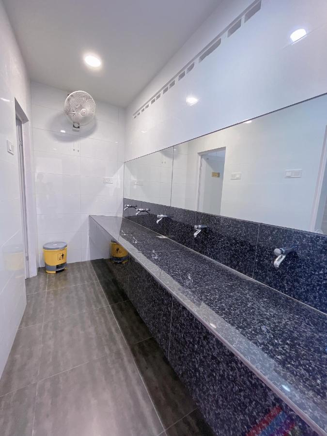Hotel Decentraland กัวลาตรังกานู ภายนอก รูปภาพ