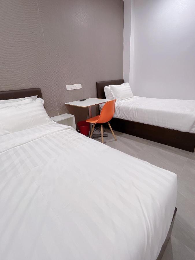 Hotel Decentraland กัวลาตรังกานู ภายนอก รูปภาพ